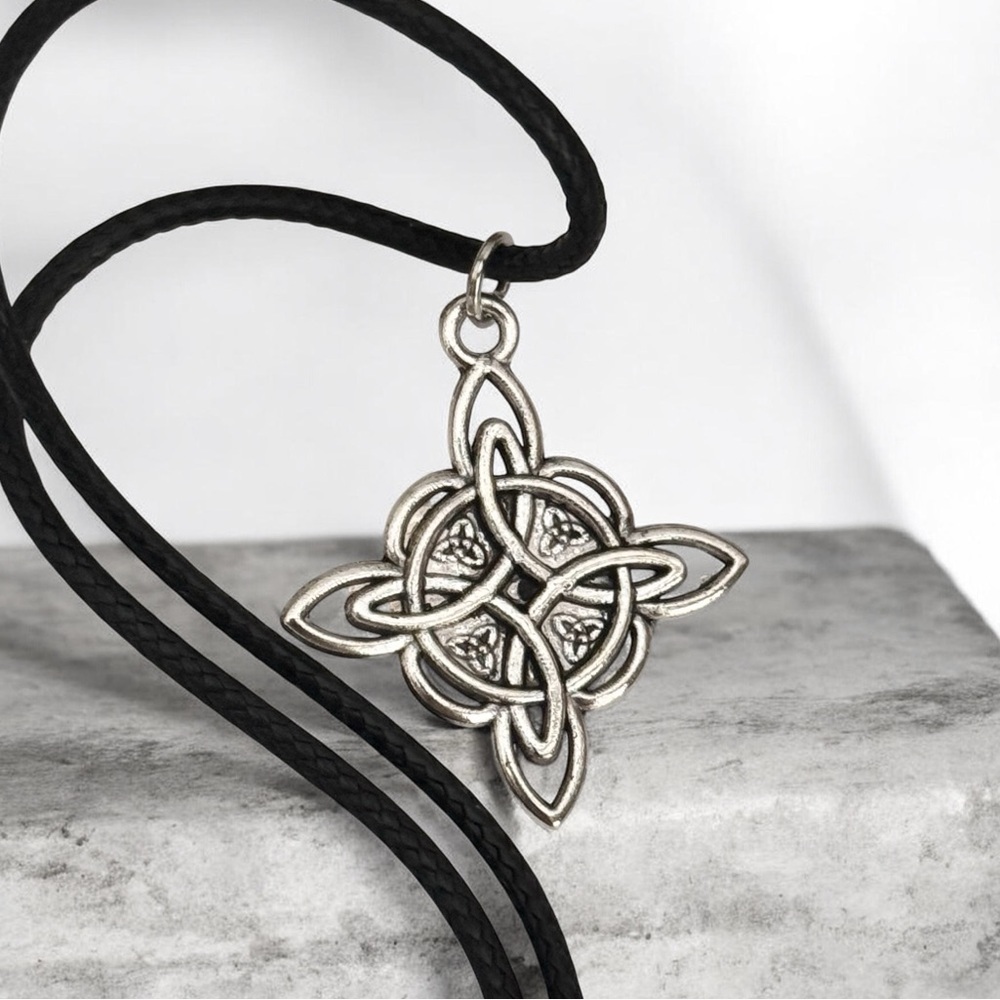 5 For $25💫Silver Celtic Cross Pendant